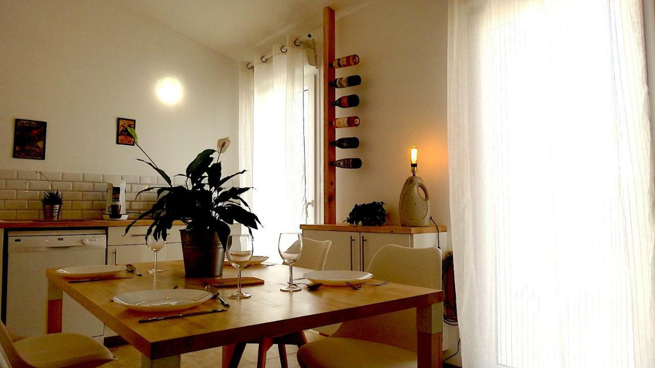Gite Blanco Y Madera Нарбонна Экстерьер фото
